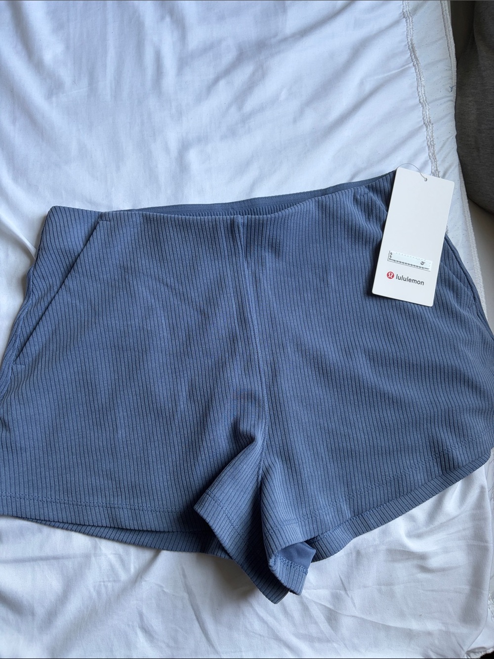 NWT Lululemon Ribbed Softstreme High-Rise Short 2"